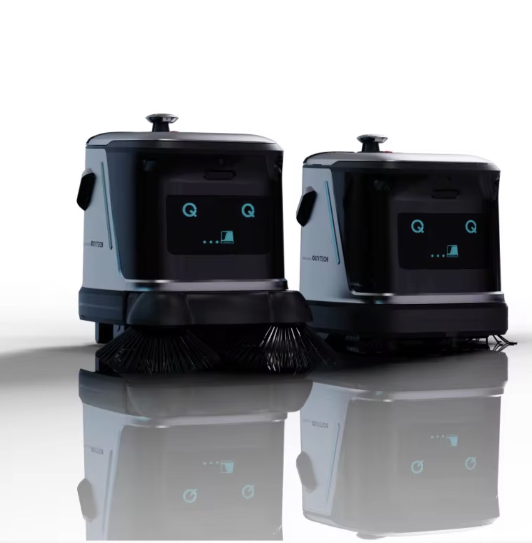 Zwei professionelle Reinigungsroboter